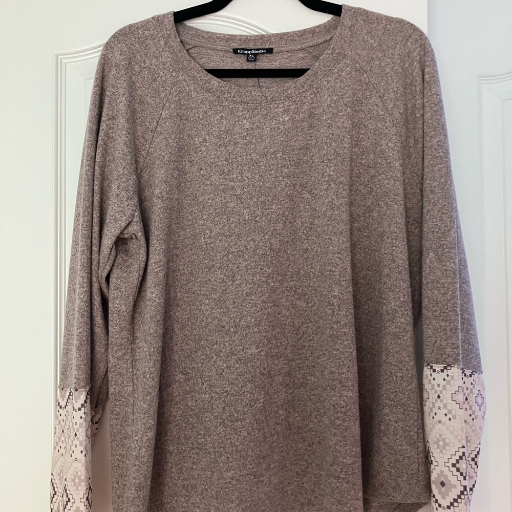 Knapp Studio Heather Gray Knit Top